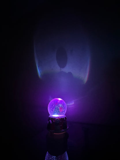 Işıklı ve Müzikli Noel Baba Kar Küresi – Yılbaşı Dekorasyon Objesi